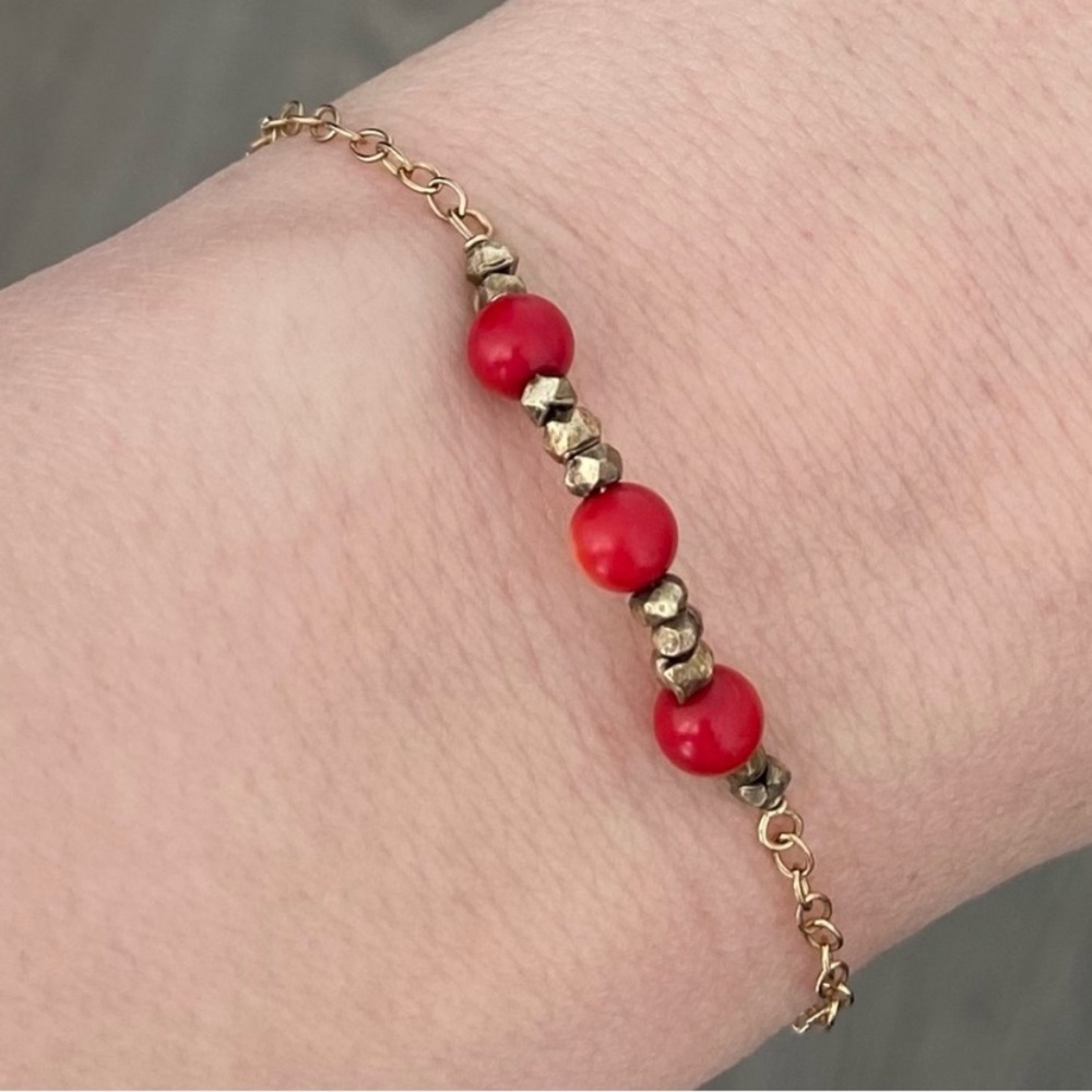 🍒Gorjana Gold Bracelet Red Beads Bergdorf Goodman - Older Design - Like New